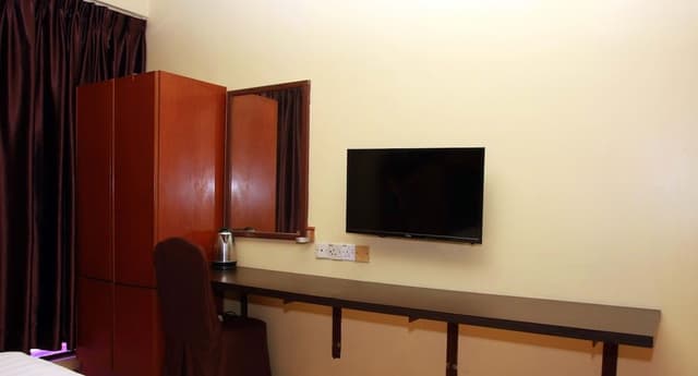 Grandeur Queen Room