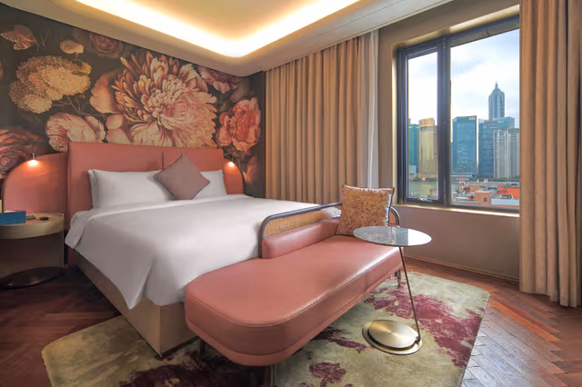 Deluxe City View Queen Room