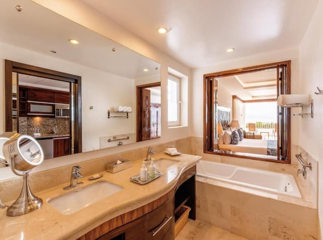 Grand Junior Suite Double with Ocean View