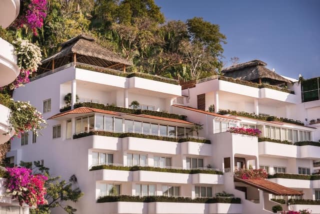 DISABLED Three-Bedroom Suite with Ocean View