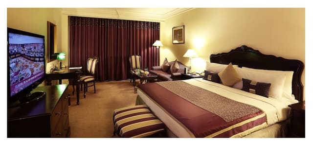 Royal Room, 1 King Bed (Royal club with bathtub)