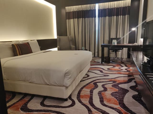 Royal Room, 1 King Bed (Royal club with bathtub)