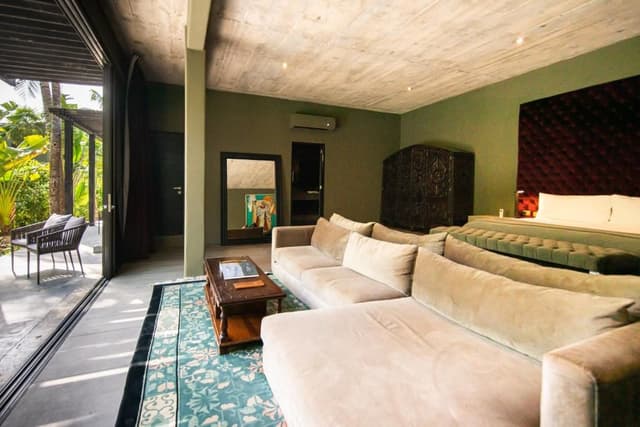 Junior Suite with Garden View