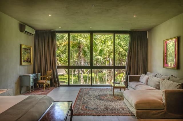 Townhouse Labyrinth Suite