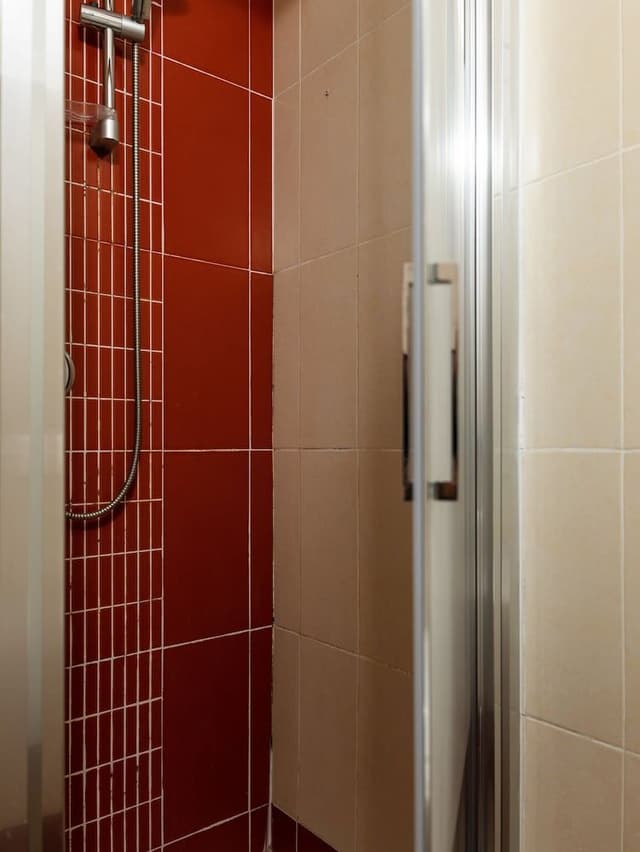 Double Room (2)