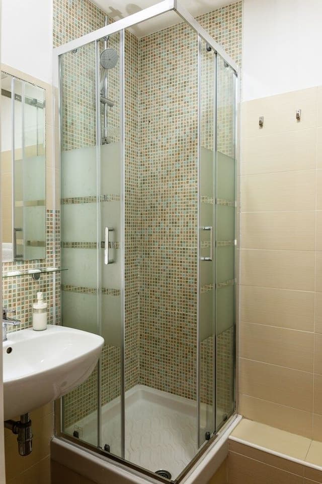 Double Room (1)