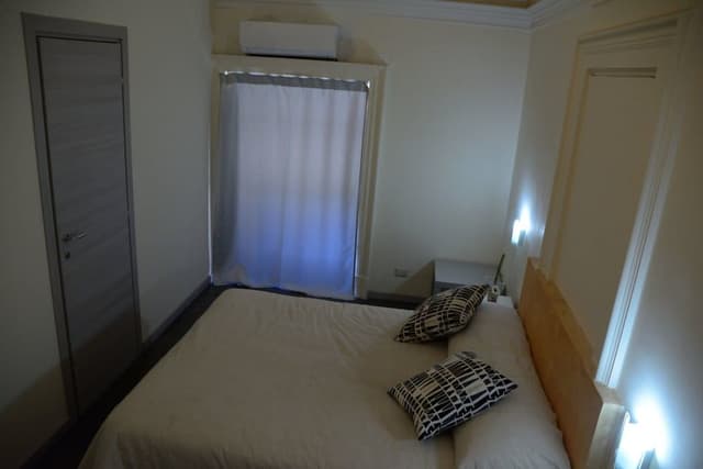 Double Room (Pacini)