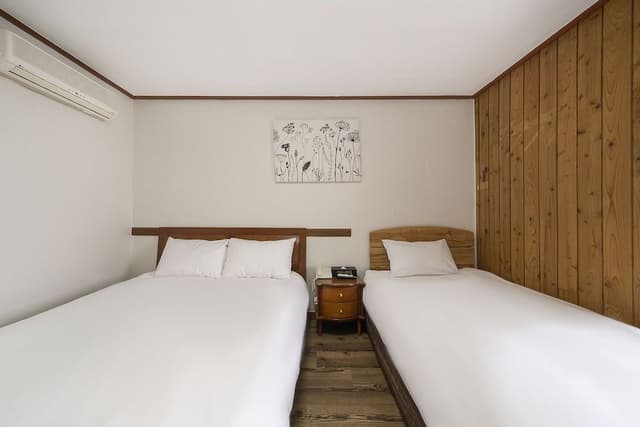 Deluxe Twin Room, Ocean View (Old Building)