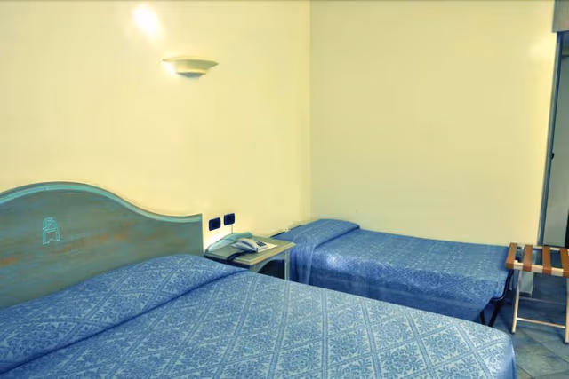 Triple Room, Connecting Rooms