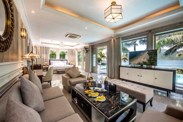 EXECUTIVE SUITE SEAVIEW