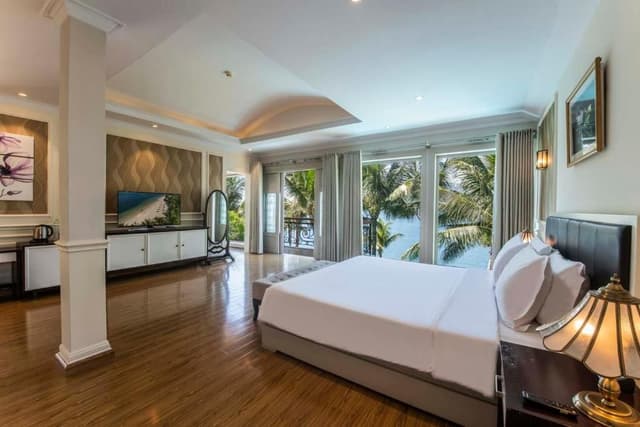 EXECUTIVE SUITE SEAVIEW
