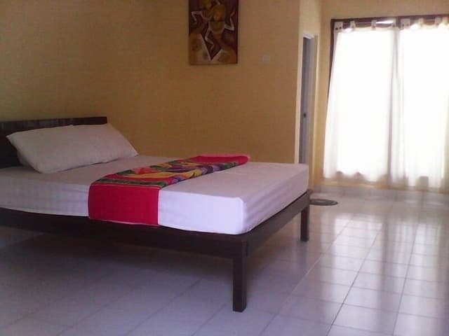Business Apartment, 1 Queen Bed, Accessible, Garden View