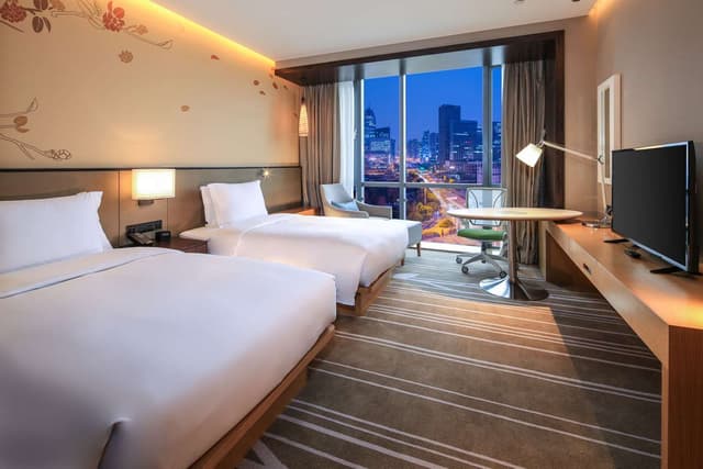 TWIN GUEST ROOM HIGH FLOOR
