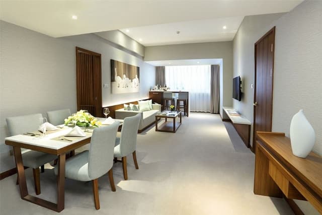 Deluxe View Suite