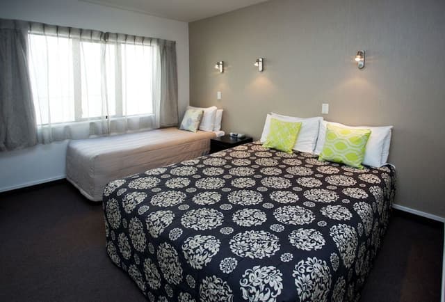 Family Room, 1 Bedroom