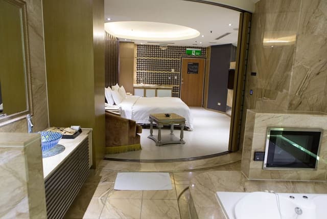 Paragon Suite (Check in time starts from 6pm)