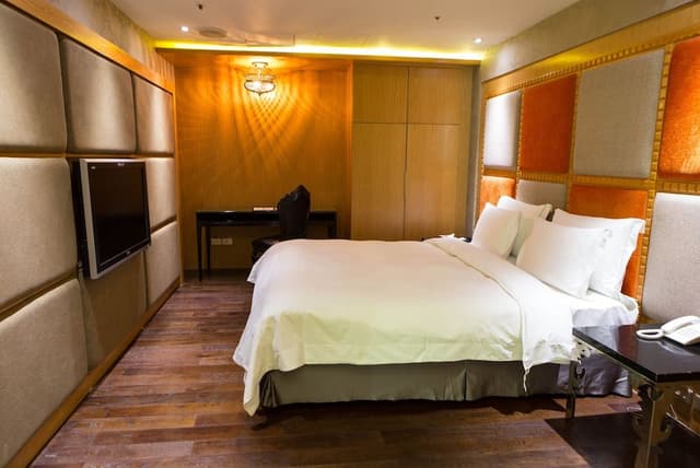 Paragon Suite (Check in time starts from 6pm)