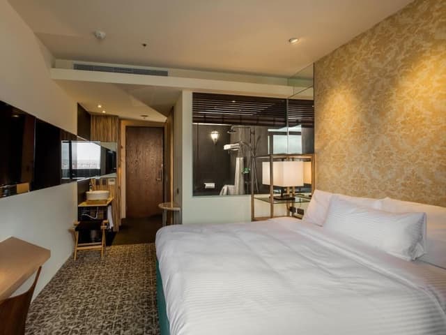 Elegance Room with Balcony