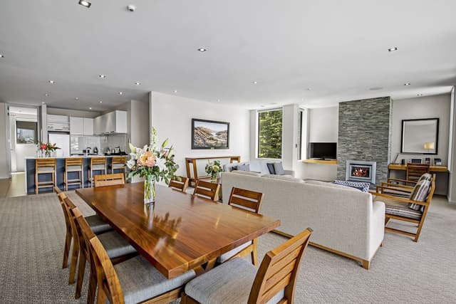 Executive Penthouse, 2 Bedrooms, Lake View