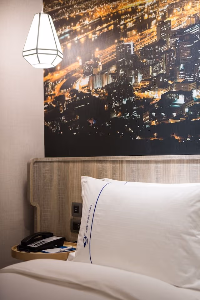 Standard Twin Room, No Windows