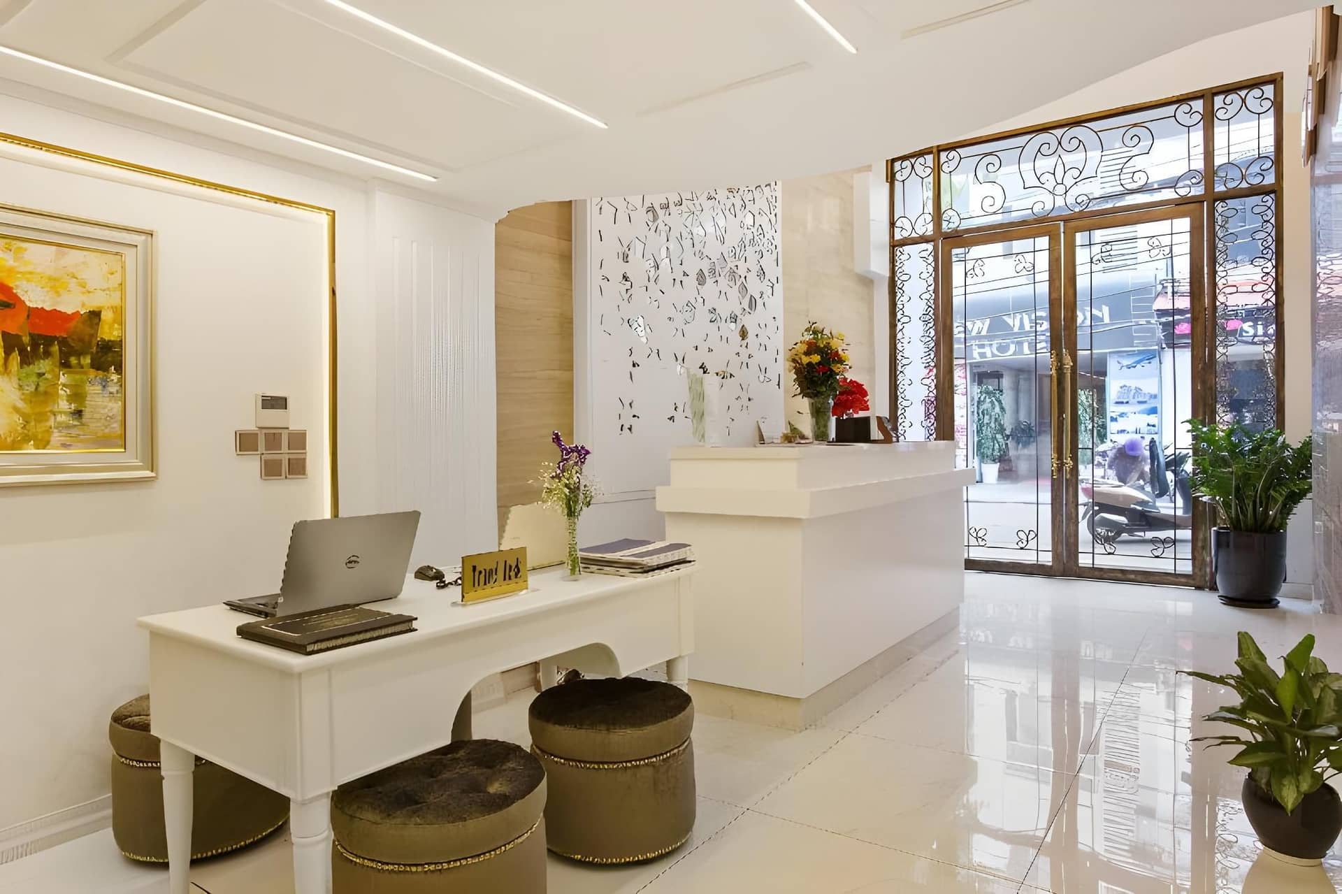 Luxury Old Quarter Hotel & Gym Luxury Old Quarter Hotel & Gym