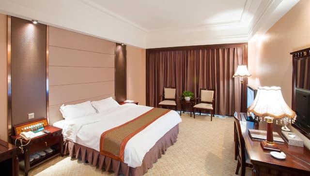 Deluxe Suite