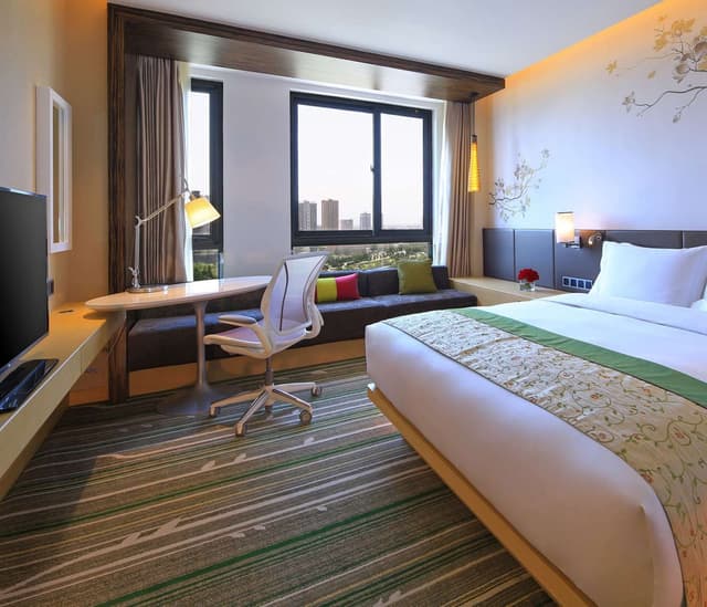 KING GUEST ROOM