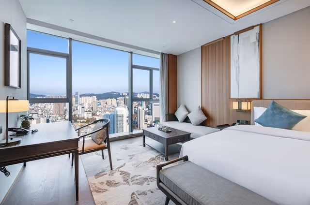 Deluxe King Room