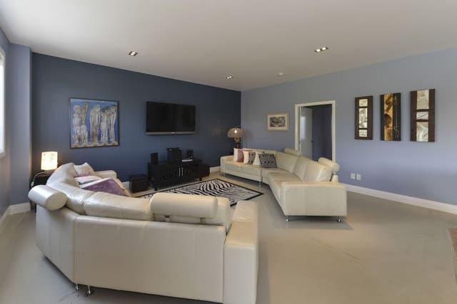 4 Bedroom Holiday Home (2 King and 5 Single)