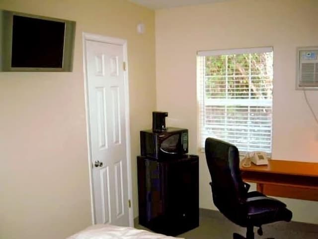 Standard Room, 1 Queen Bed, Non Smoking