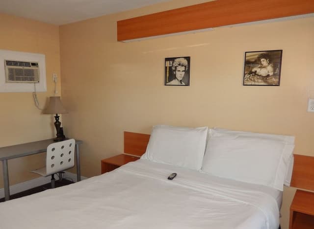 Standard Room, 1 Queen Bed, Non Smoking