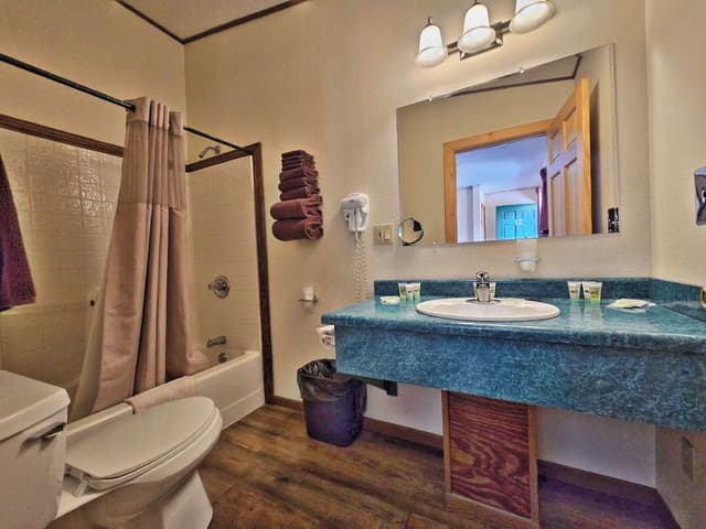 Basic Double Room, 2 Queen Beds (32)