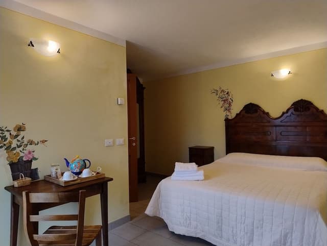 Traditional Double Room, Balcony, Partial Lake View