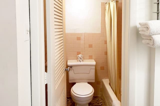 Standard Single Room, 1 King Bed, Non Smoking