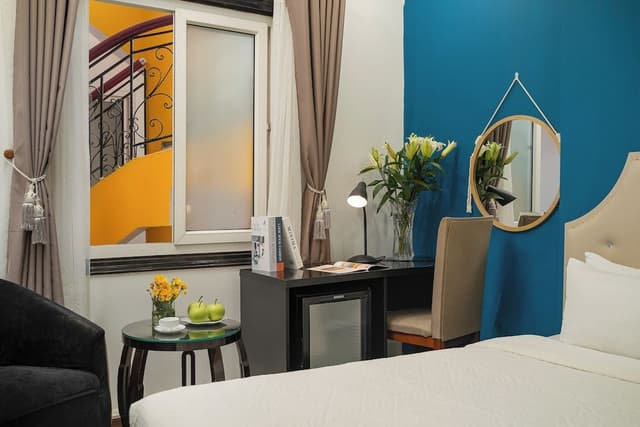 Deluxe Double Room (with Internal Window)