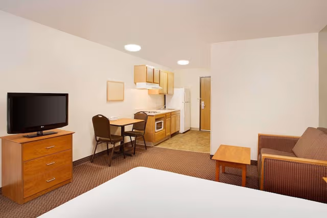 Suite, 1 Queen Bed, Accessible, Non Smoking