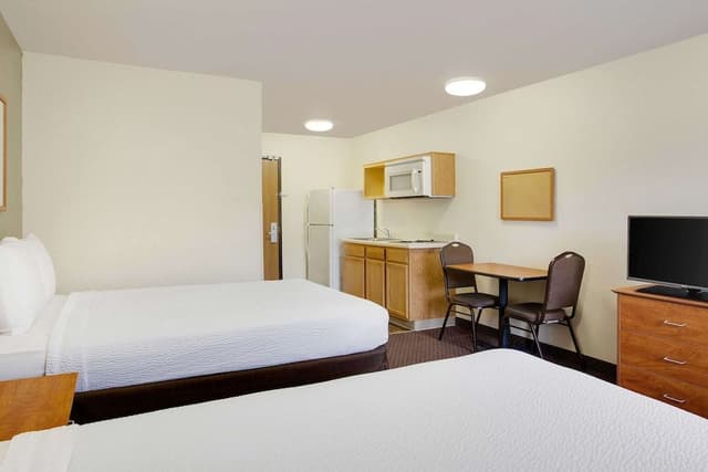 Suite, 2 Queen Beds, Non Smoking