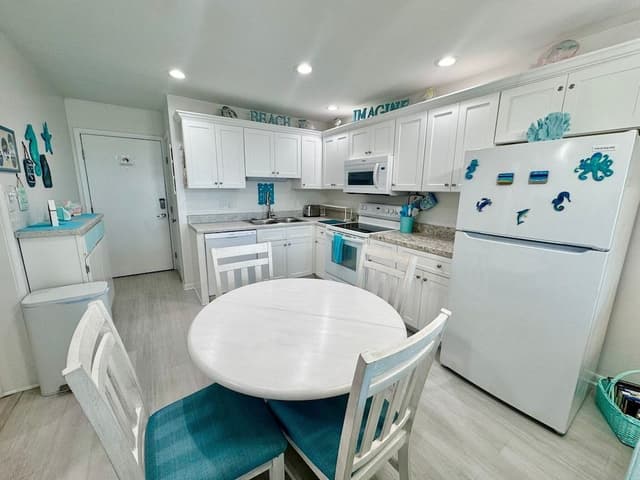 House, Multiple Beds, Balcony, Ocean View (Gulf Shores Plantation 1304)