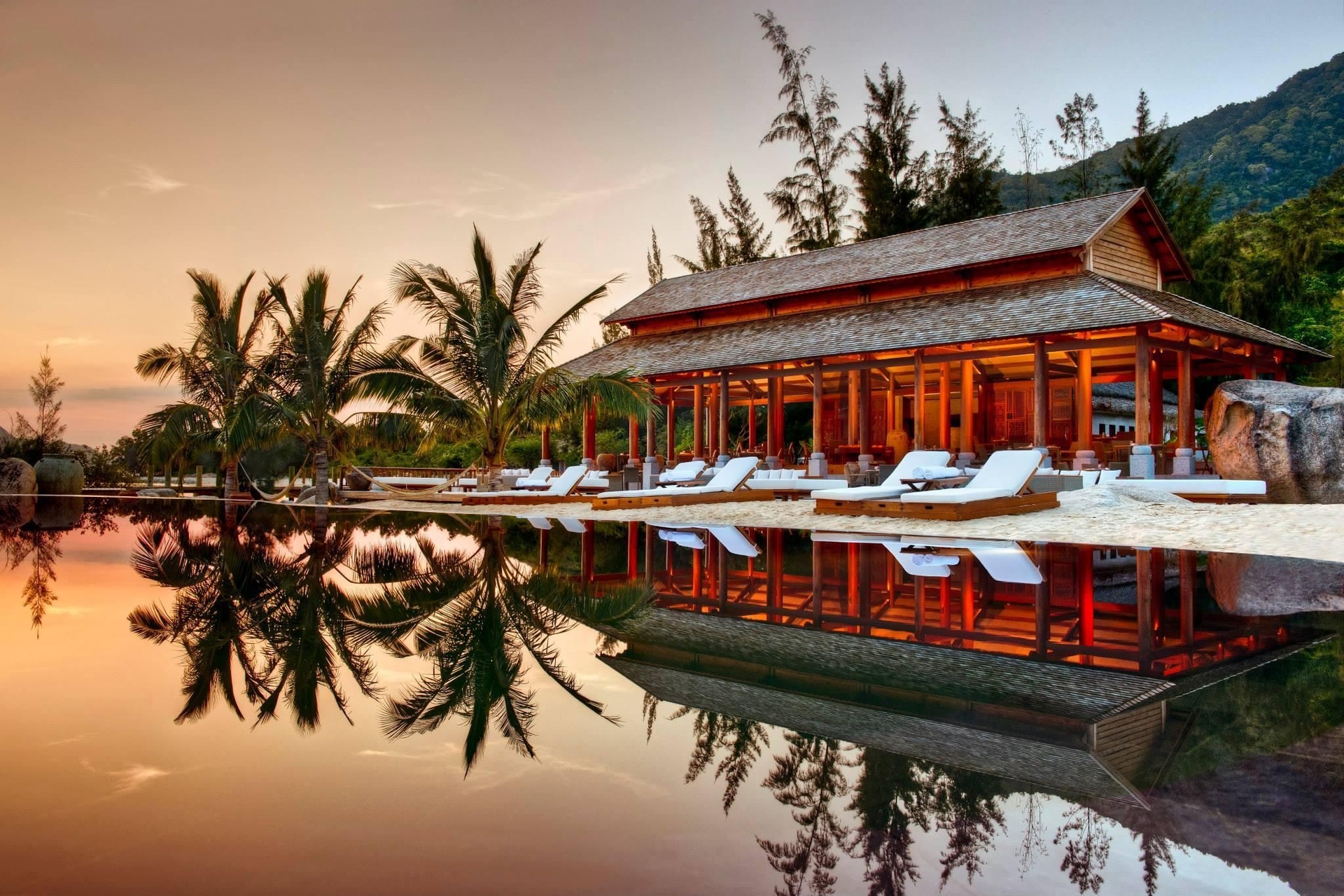 ลัลยา นิญวาน เบย์ (L'Alya Ninh Van Bay)0