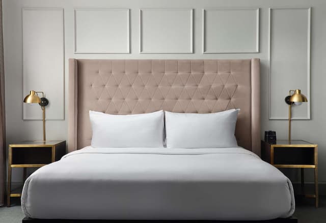 JUNIOR KING SUITE