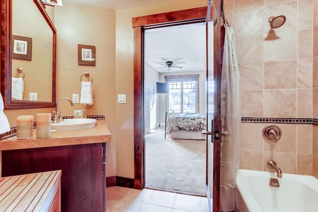 Condo, 3 Bedrooms