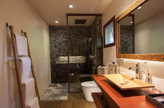 Beach Front Villa with Free Roundtrip Lio Airport Transfers