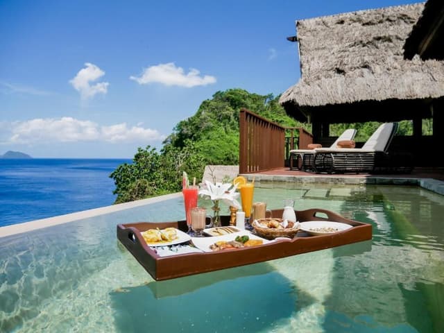 Bay View Cauayan Pool Villa with Free Roundtrip Lio Airport Transfers