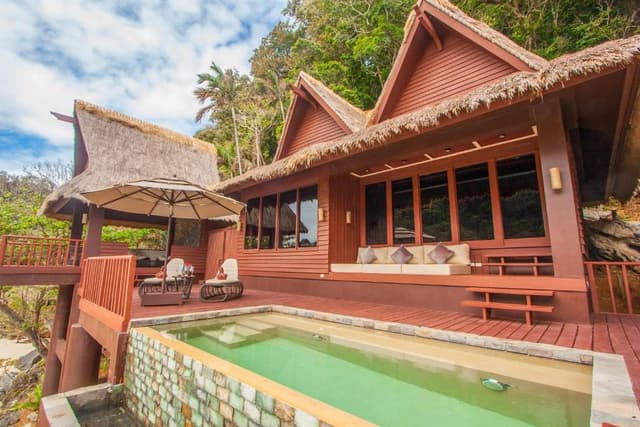 Sunrise Cauayan Pool Villa with Free Roundtrip Lio Airport Transfers