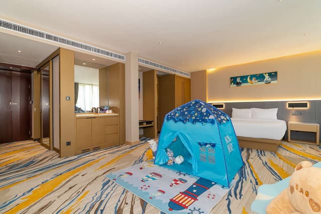 KING BED DELUXE SUITE