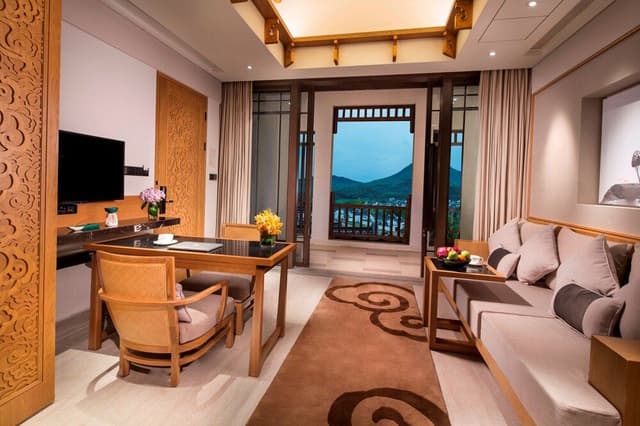 Lucun Suite