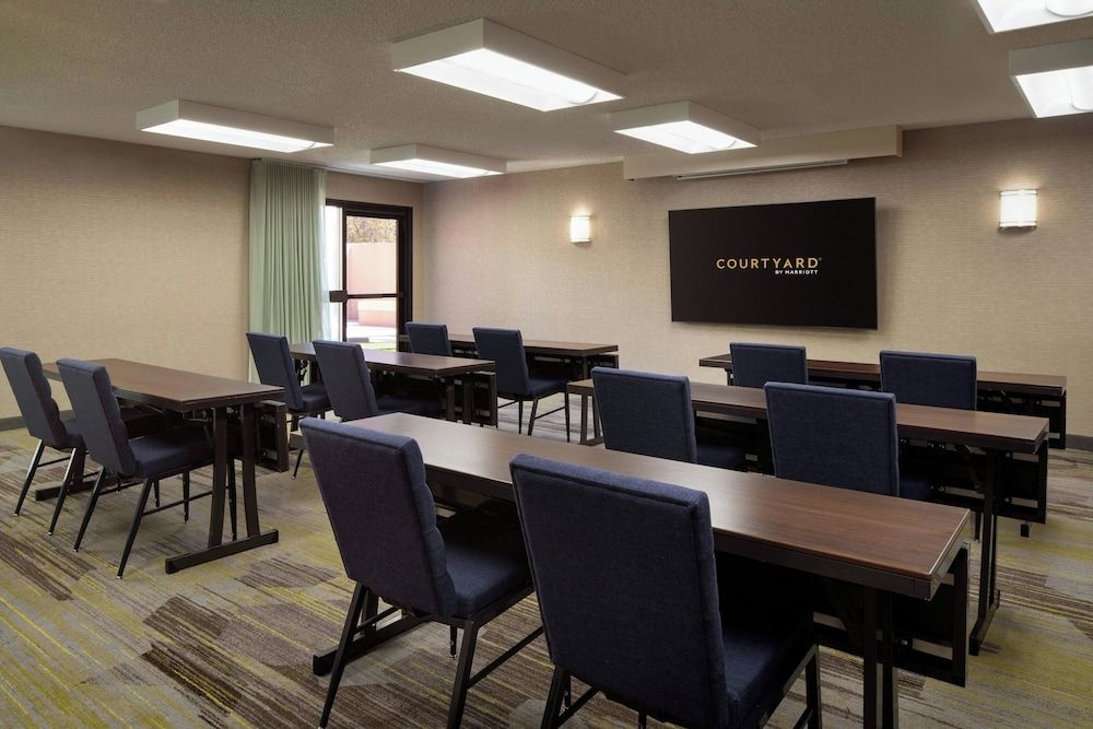 Courtyard by Marriott John Wayne Airport/Orange County1