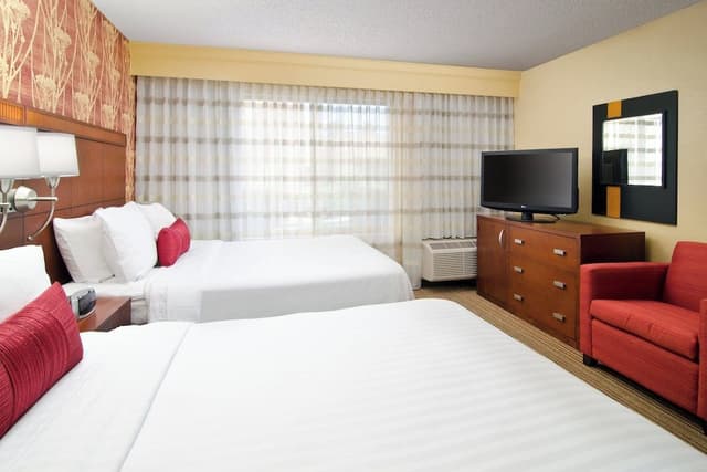 Suite, 1 Bedroom, Balcony (Corner)