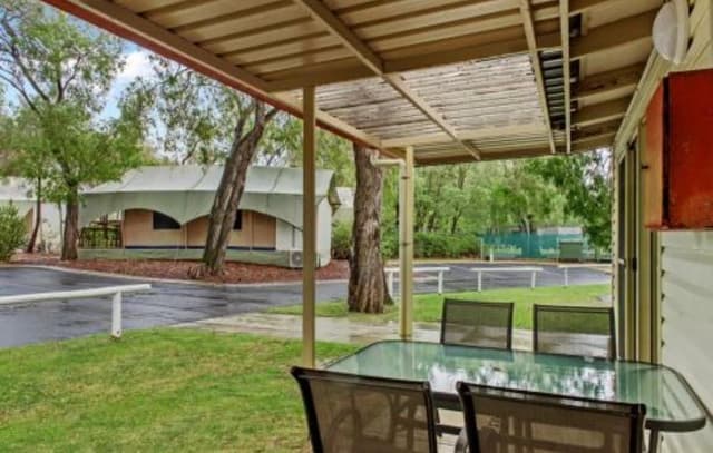 Standard 2 Bedroom Cabin - Sleeps 6