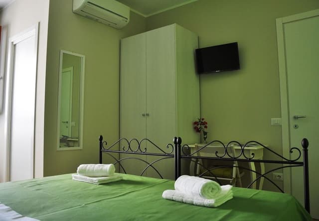 Standard Double or Twin Room, Garden View